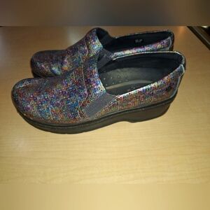 Klogs footwear , size 10